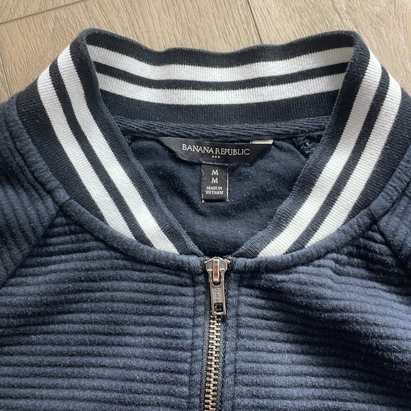 Black Banana Republic zip up, size M - Picture 2 of 3